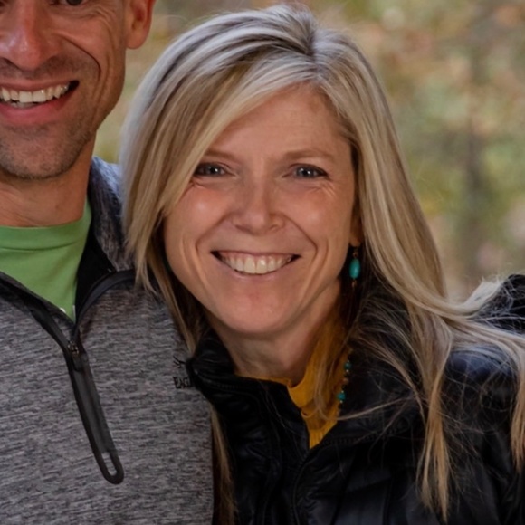 Meet your Posher, Stephanie - Picture 1 of 1